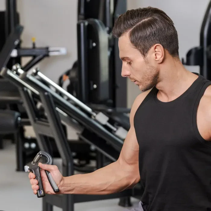 Эспандер регулируемый Gymtek 10-80кг с счетчиком черный