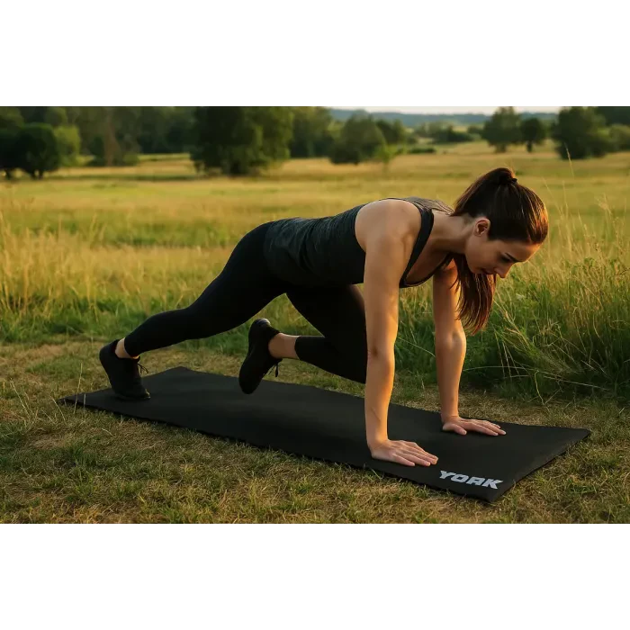 Коврик для фитнеса York Fitness 0.3см черный: для йоги, пилатеса и тренировок (ПВХ, 170x61)