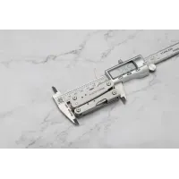 Мини мультитул на 14 инструментов Roxon M2 со сменными битами, серый. Маленькой мультитул