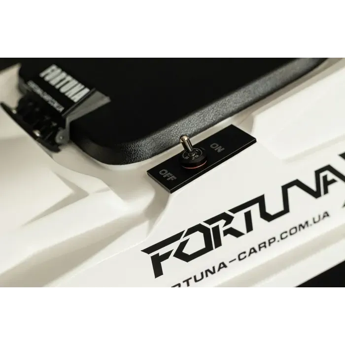 Катер для рибалки Fortuna-X з GPS та ехолотом Toslon TF520 | Короповий кораблик