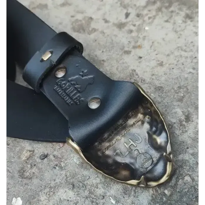 Кожаный Ремень (тиснение) ручной работы с пряжкой "Змея" латунь Gorillas Accessories. Подарочный ремень