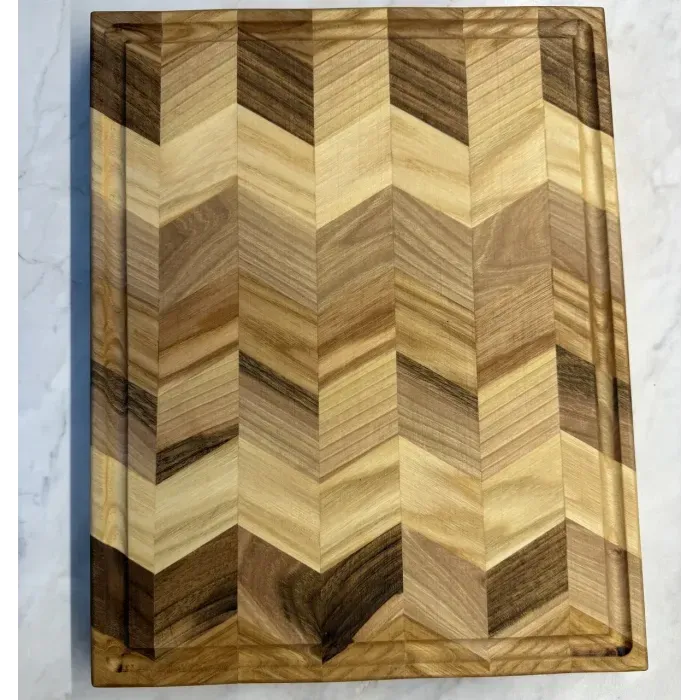 Торцевая разделочная доска Gorillas BBQ DS55 ясень/орех 37x30 см с желобом для сока