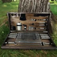 Подарочный набор для пикника BBQ Max, ручной работы , в удобном деревянном кейсе.