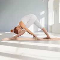 Коврик для фитнеса Gymtek NBR 1,5см персиковый: йога, пилатес, антискользящий, 182x60 см
