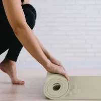 Килимок для фітнесу Gymtek NBR 1.5см світло-сірий: йога, пілатес, комфорт, антиковзання