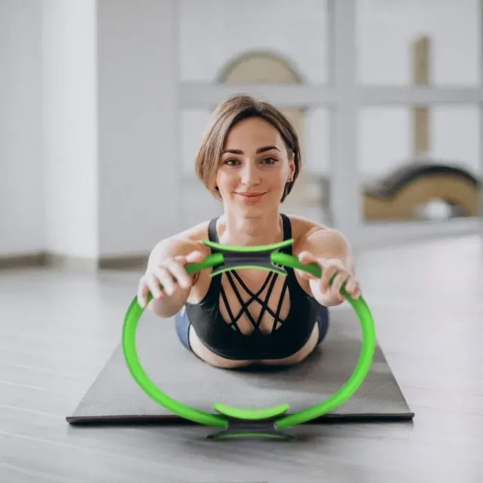 Кольцо для пилатеса Gymtek 38см салатовое: фитнес аксессуар для дома, укрепление мышц и гибкости