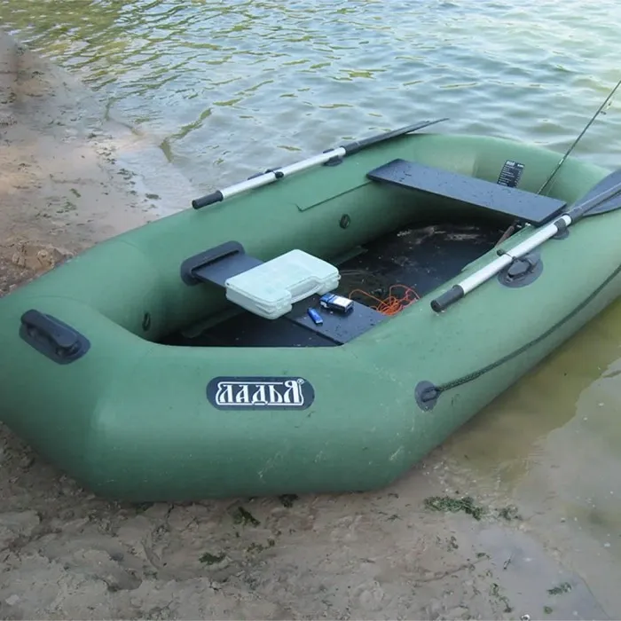 Надувний човен 2-х метсний для риболовлі та відпочинку на воді ЛТ-250ЕС зі слань-килимком. Гумовий човен для двох