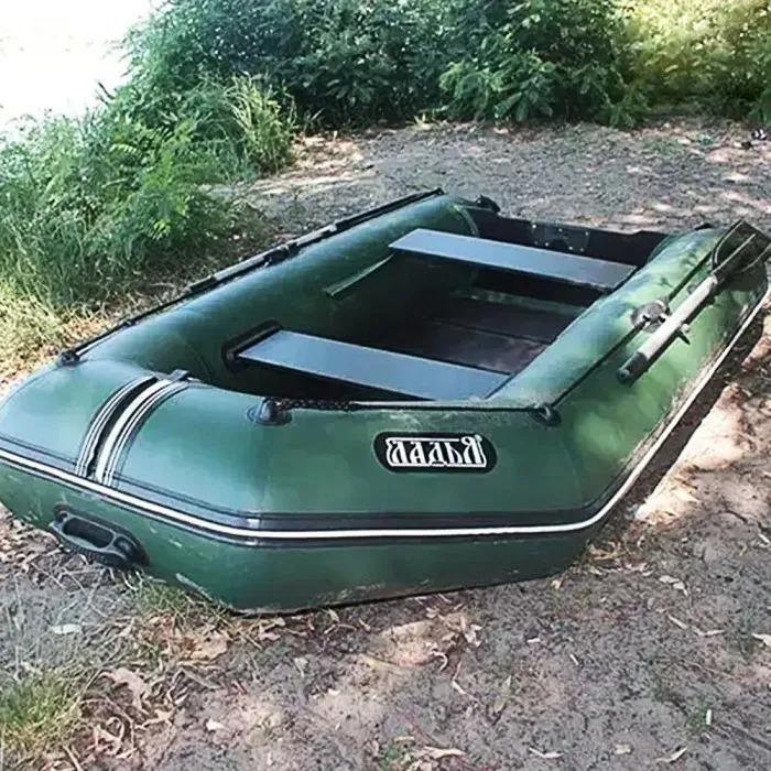 Надувная лодка для рыбалки, отдыха, туризма двухместная. Ладья ЛТ-270ЕСТ со слань-ковриком. Лодка для двоих
