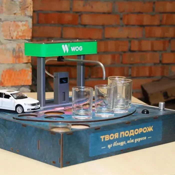 Наливатор алкоголю АЗС 7 чарок Volkswagen Passat, 50 мл, USB, подарунок чоловікові