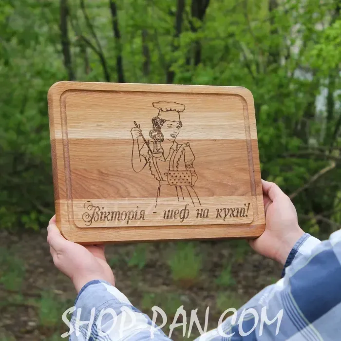 Кухонна дошка з гравіюванням Виктория шеф на кухне