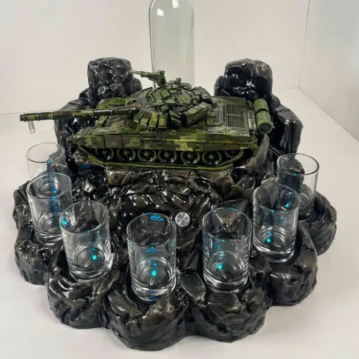 Наливатор алкоголю Танк Т-72 на 7 чарок (50 мл), 3D-друк, подарунок чоловікові