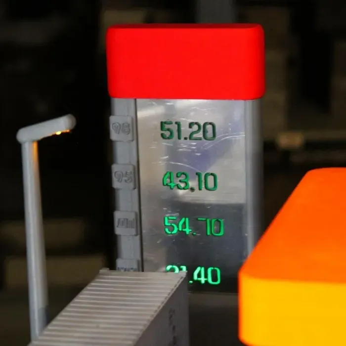Наливатор АЗС на 6 рюмок (50 мл): оригинальный подарок, USB, пластик, фанера, дозатор для спиртного